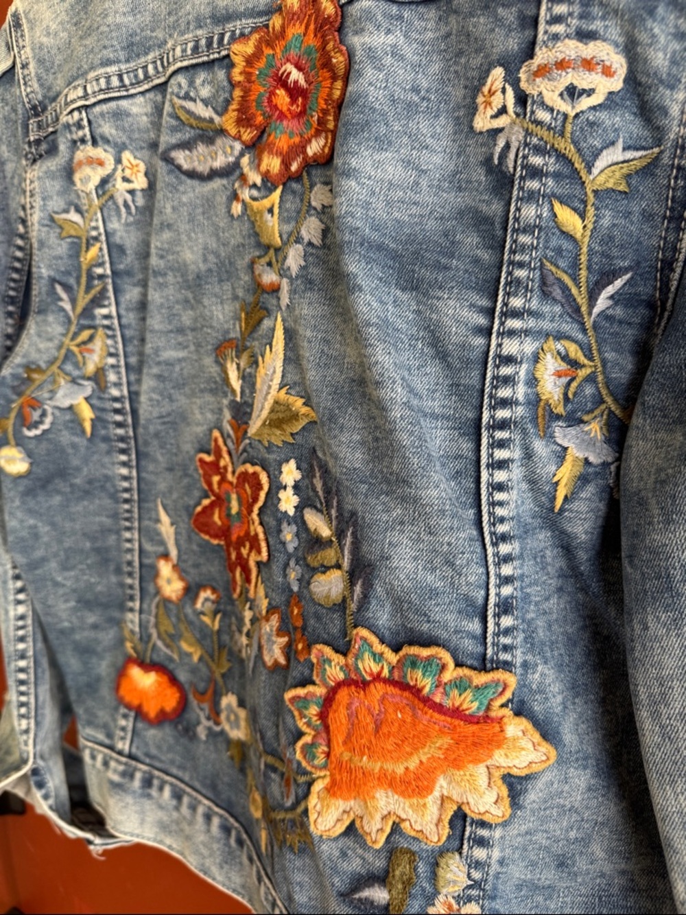 Driftwood Embroidered Floral Light Wash Denim Jacket Small - Picture 6 of 7
